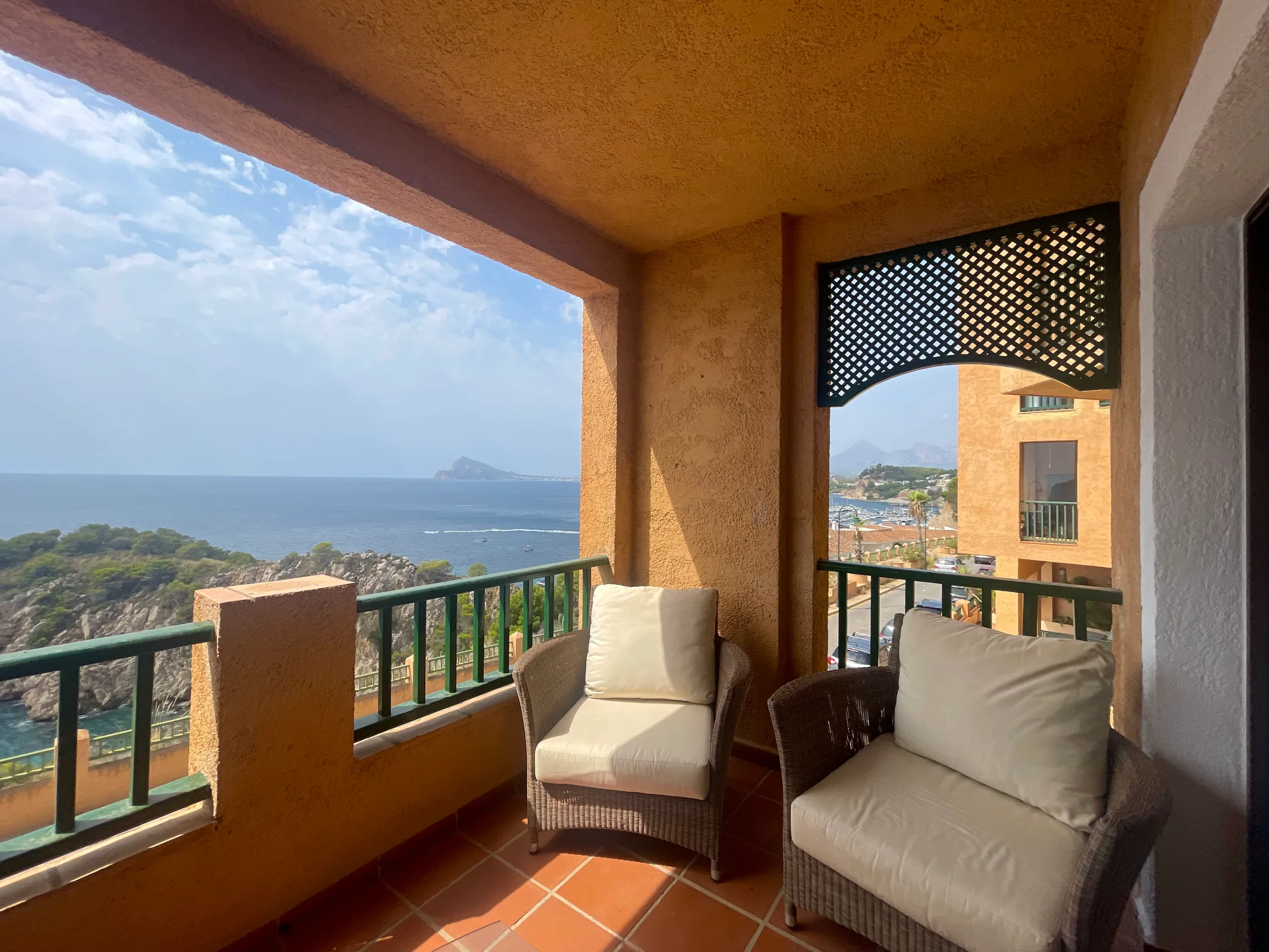 Mascarat First Line 2BR
