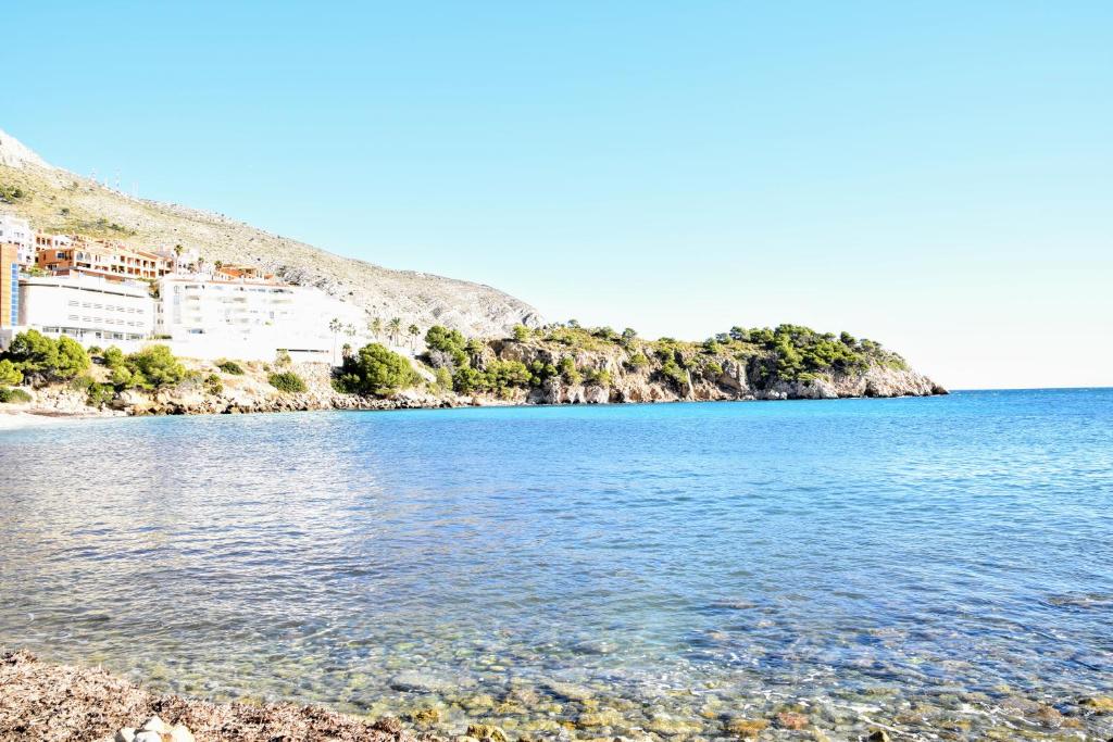 Sunny Escape by the Sea & Yacht Club