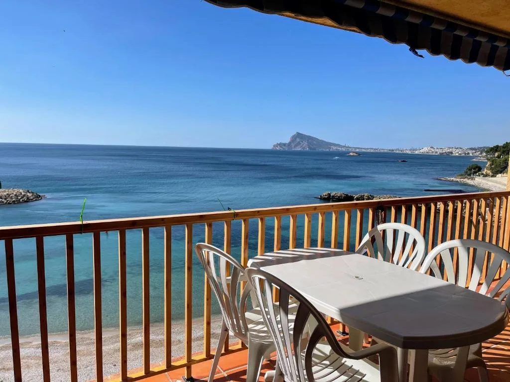 Sunrise Beachfront Apartment by the Marina