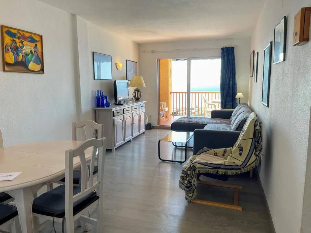 Sunrise Beachfront Apartment by the Marina