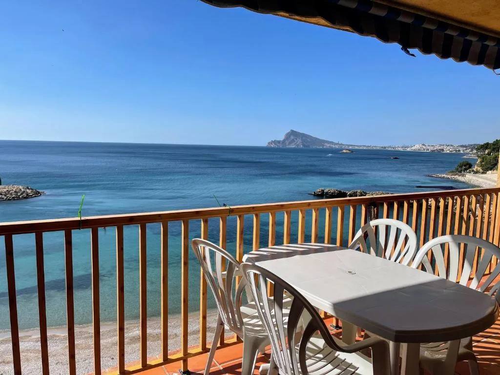 Sunrise Beachfront Apartment by the Marina